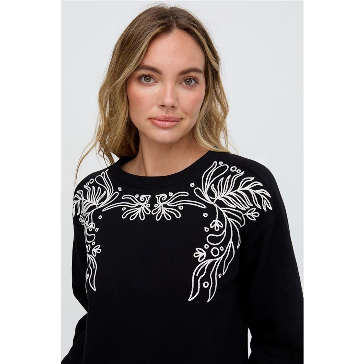 Raffya Embroidered Crew Neck Long Sleeve Sweatshirt