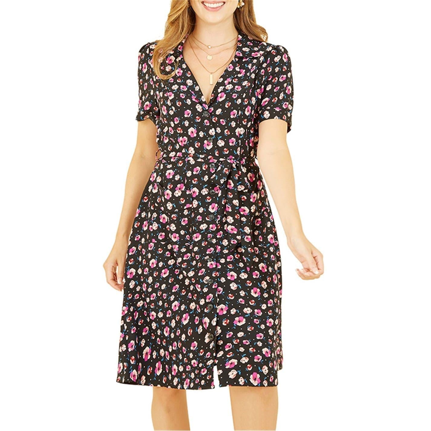 Yumi Retro V-Neck Knee Length Shirtdress