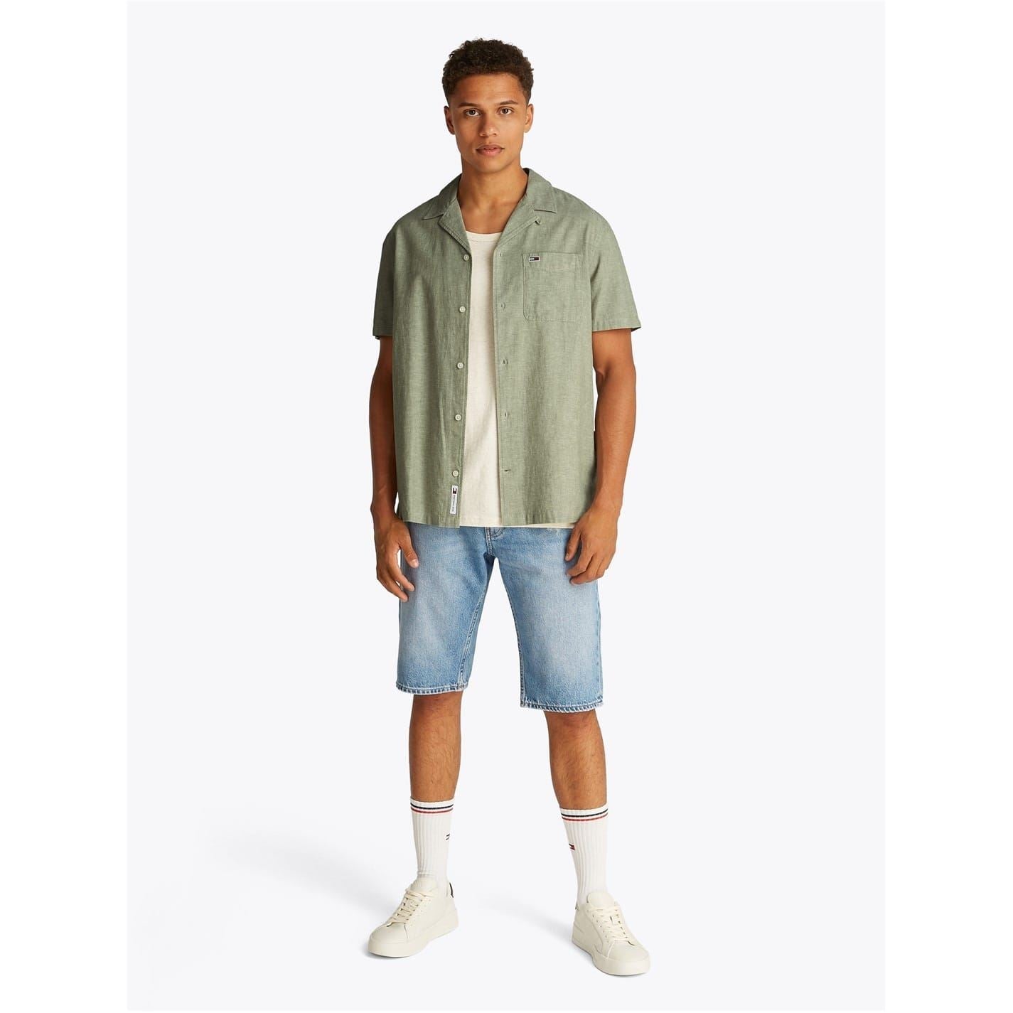Tommy Jeans Collared Neck Short Sleeve Regular Fit Shirt