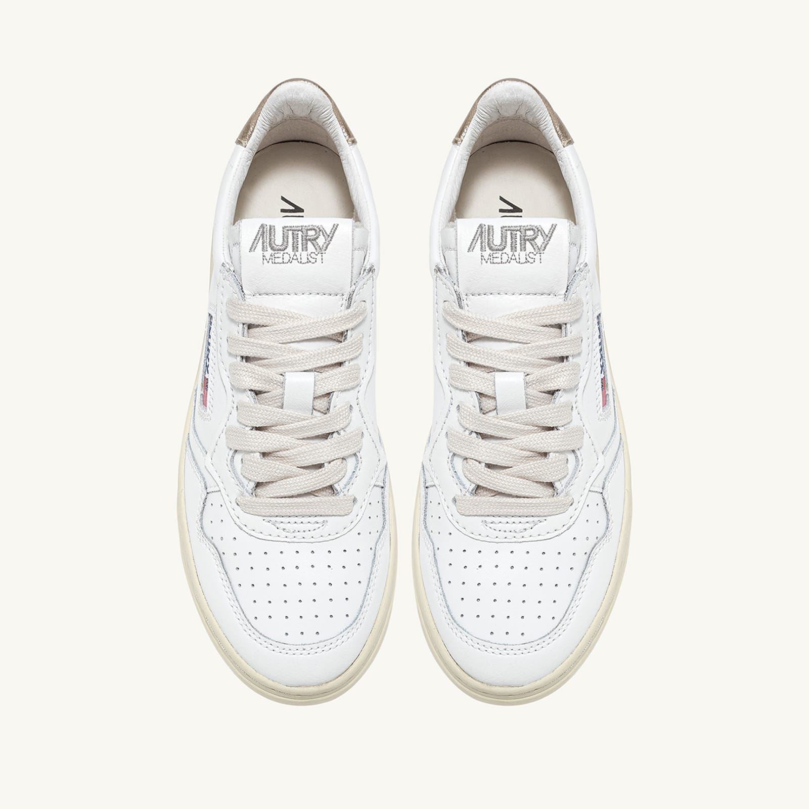 Autry Medalist Leather Court Trainers