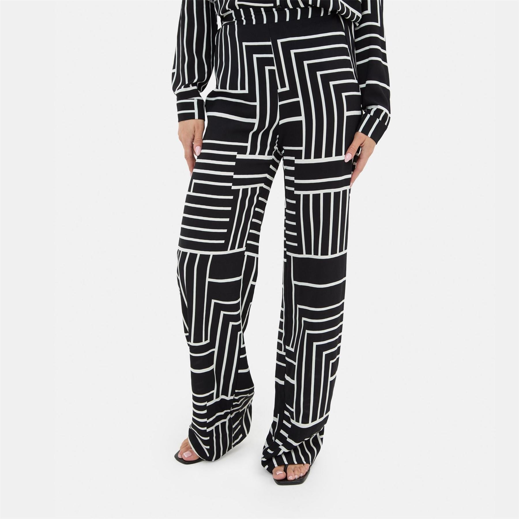 I Saw It First Wide Leg Crepe Trouser