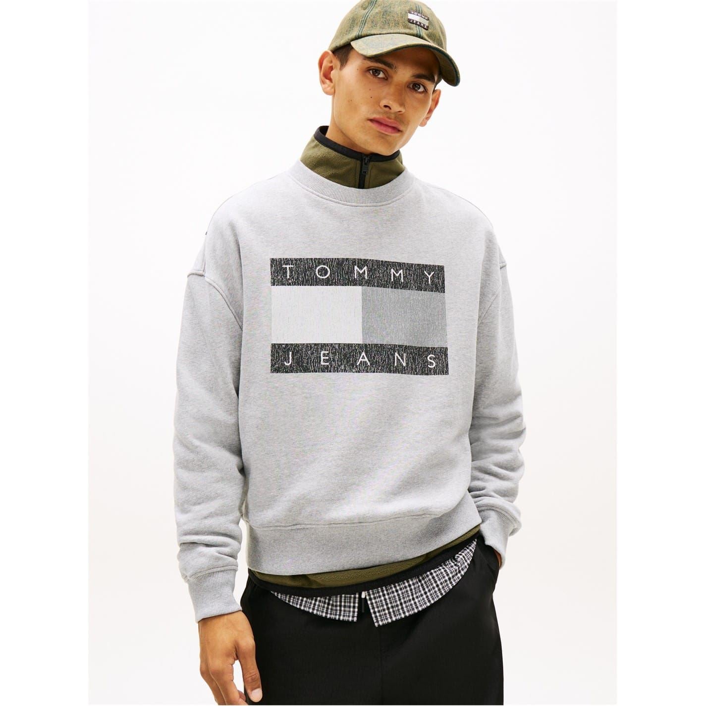 Tommy Jeans Flag Graphic Crew Neck Long Sleeve Sweatshirt