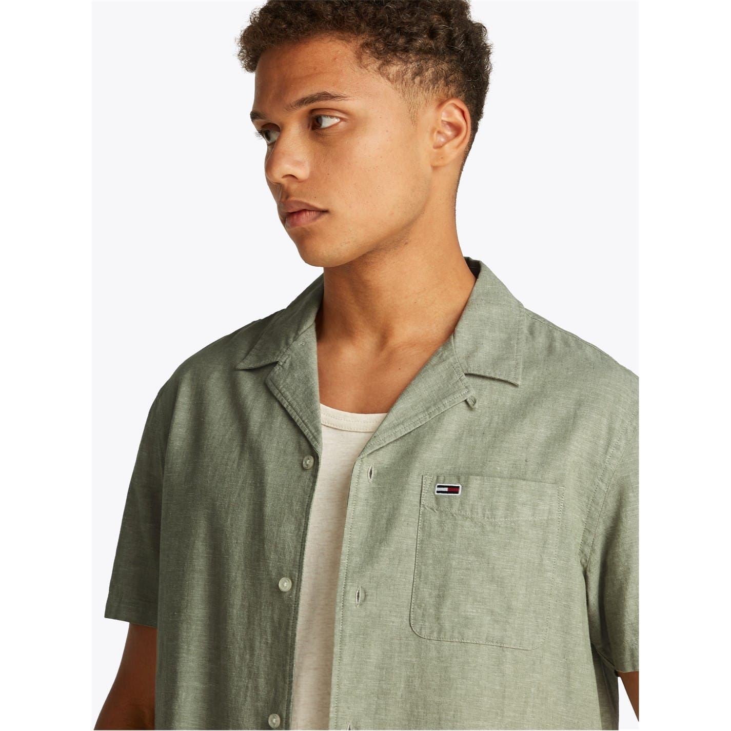 Tommy Jeans Collared Neck Short Sleeve Regular Fit Shirt
