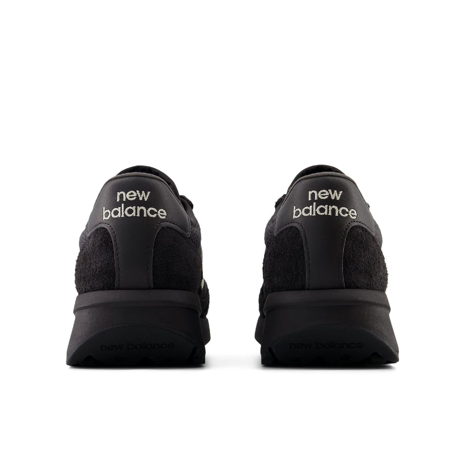 New Balance 370 Trainers