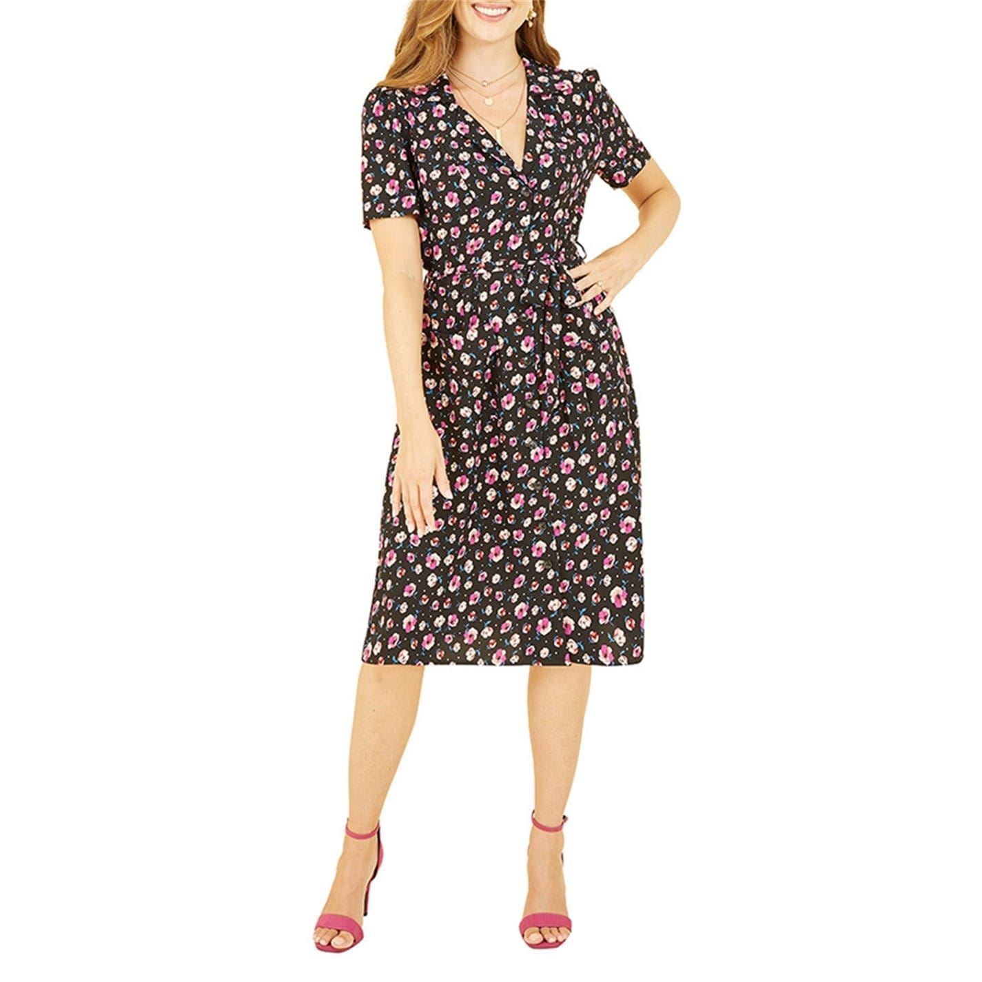 Yumi Retro V-Neck Knee Length Shirtdress