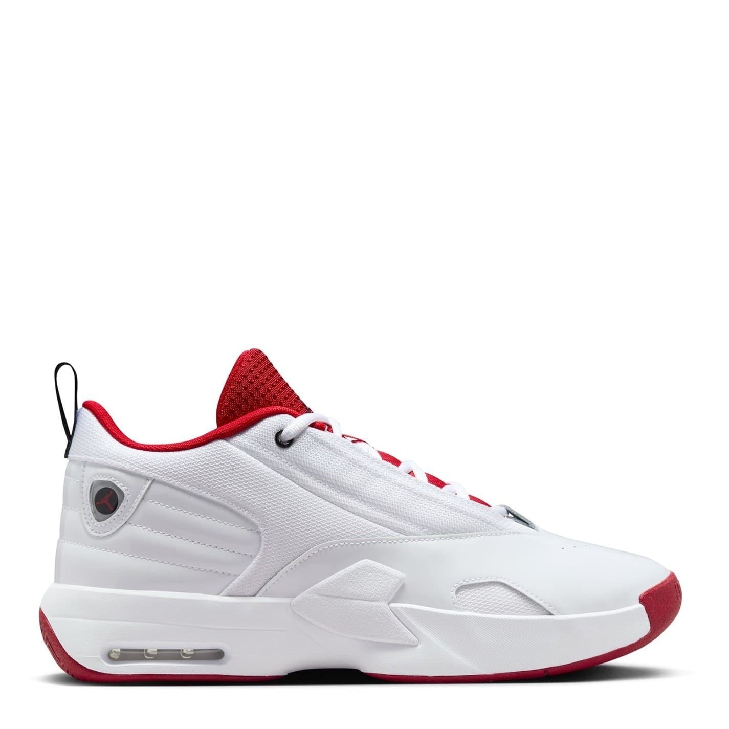 Air Jordan Max Aura Low Top Sneakers