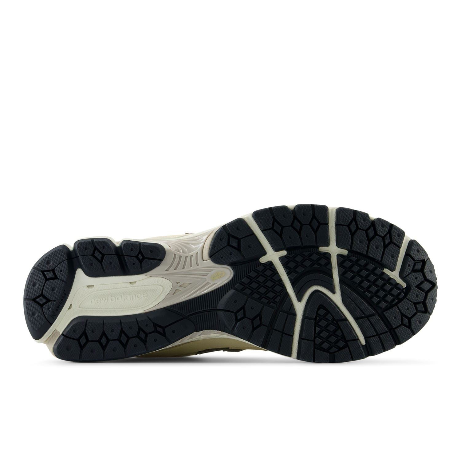 New Balance 2002R Trainers