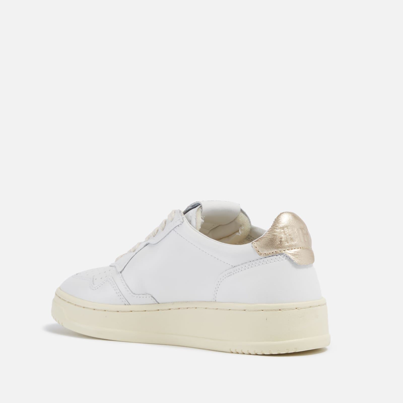 Autry Medalist Leather Court Trainers