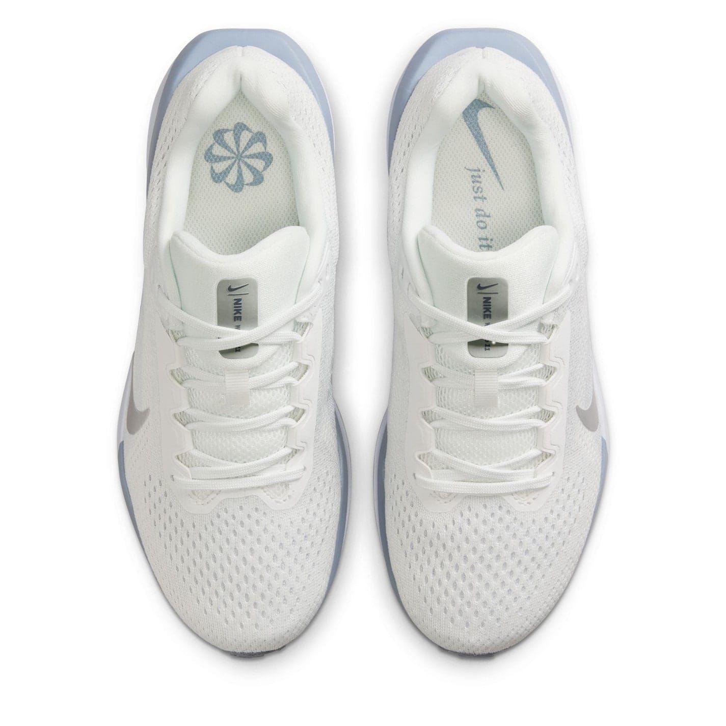 Nike Womens 11 Road Running Shoes