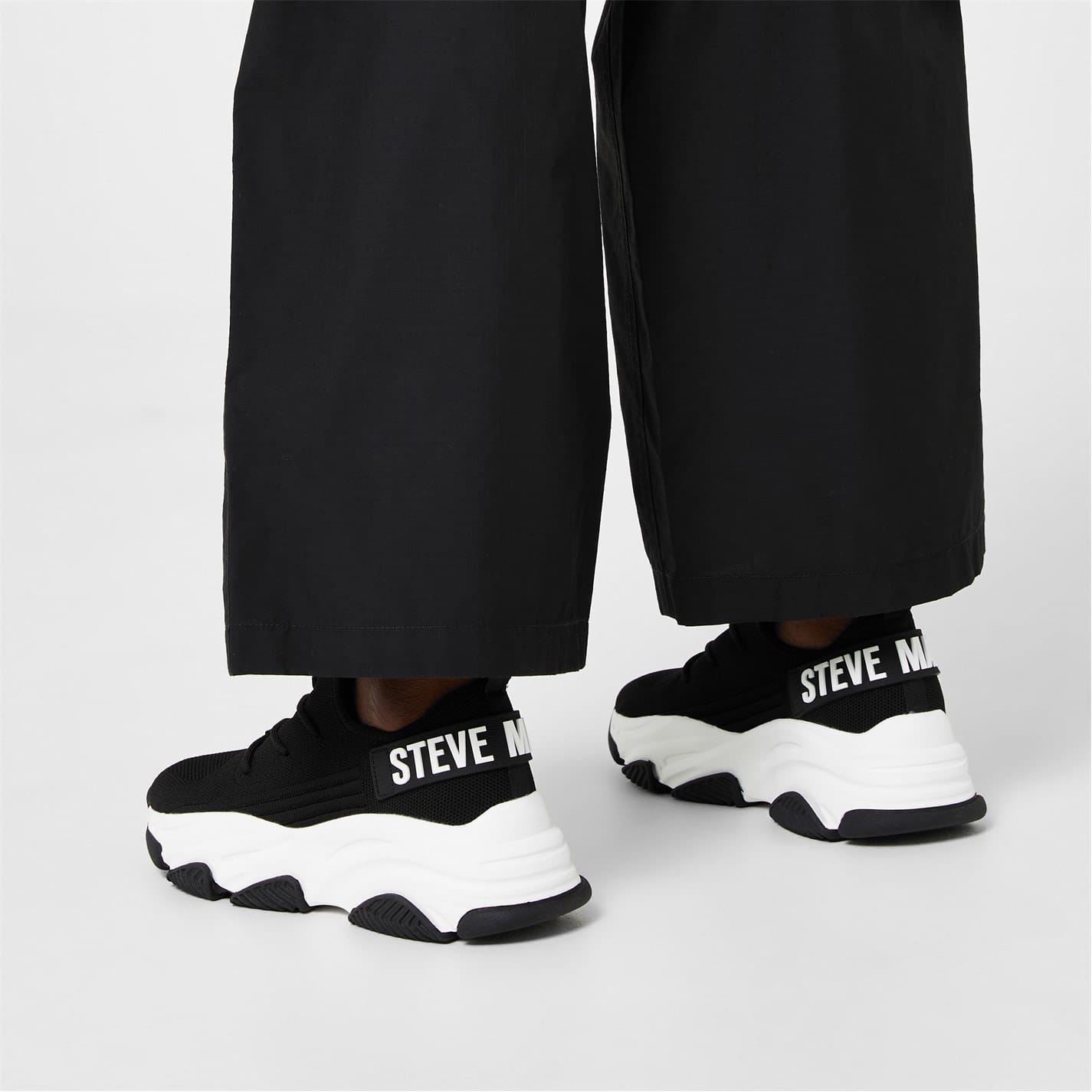 Steve Madden E Sneakers.